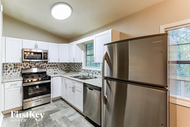 Foto del edificio - 1515 Trail Ridge Ct