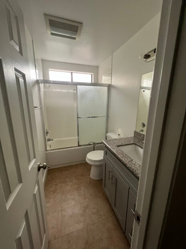 Building Photo - 440 N Lomita St