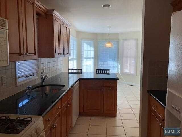 Building Photo - 63 Trotters Ln