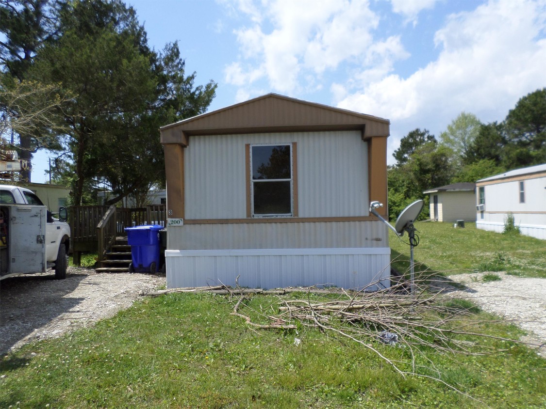 Primary Photo - 200 Camp Davis Rd