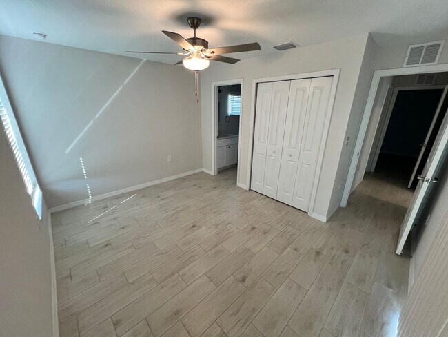 Foto del edificio - Beautiful New House! 4 Bed/ 3 Baths/2 Car ...