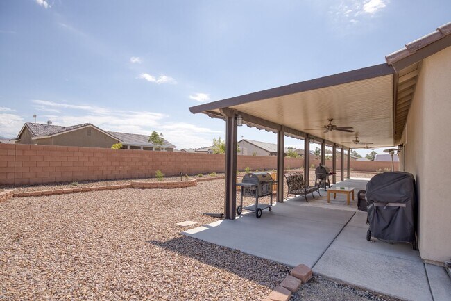 Foto del edificio - Spacious 4BD/3BA Pahrump Home w/ Dual Prim...