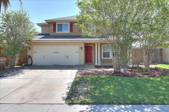 Building Photo - 2110 Encino Dr