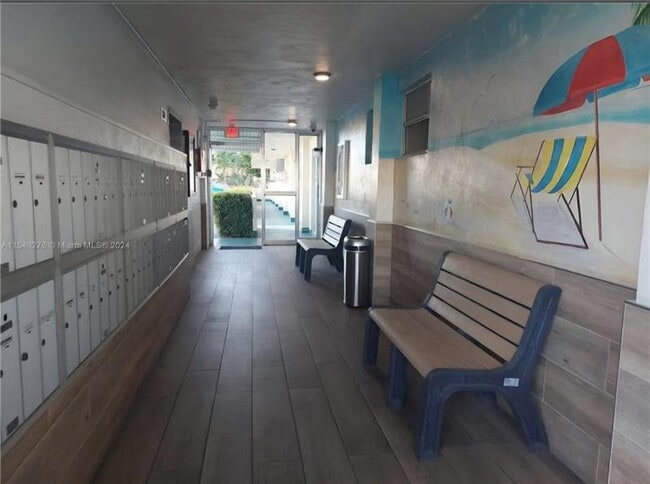 Building Photo - 1333 E Hallandale Beach Blvd