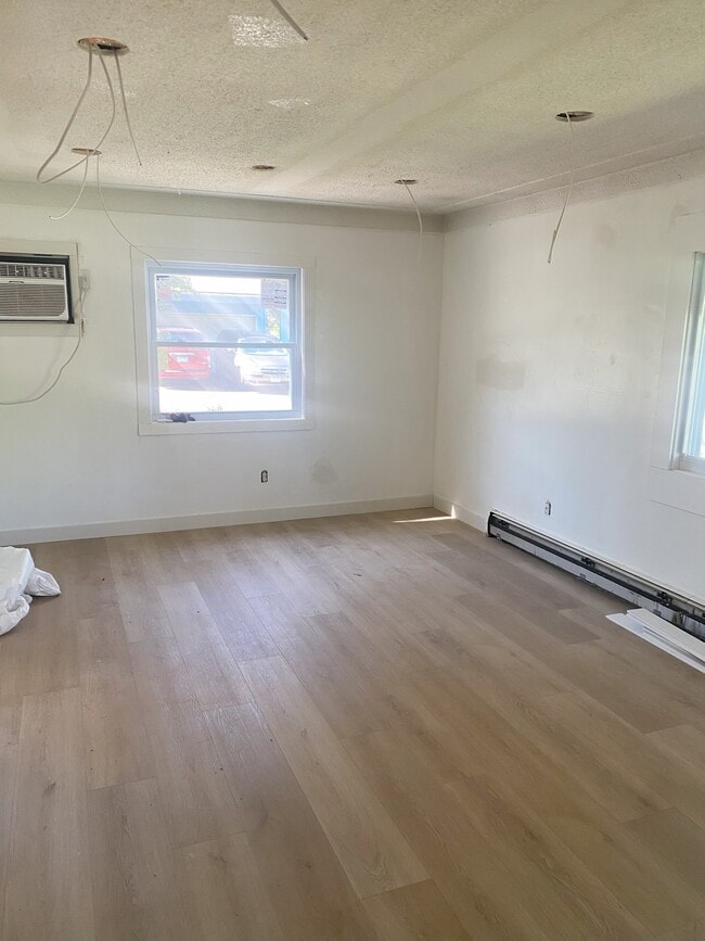 Building Photo - 2800 White Bear Ave