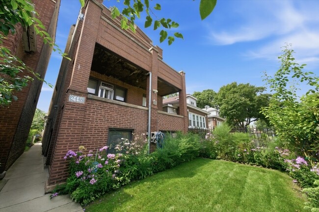 Building Photo - 2448 N Keeler Ave