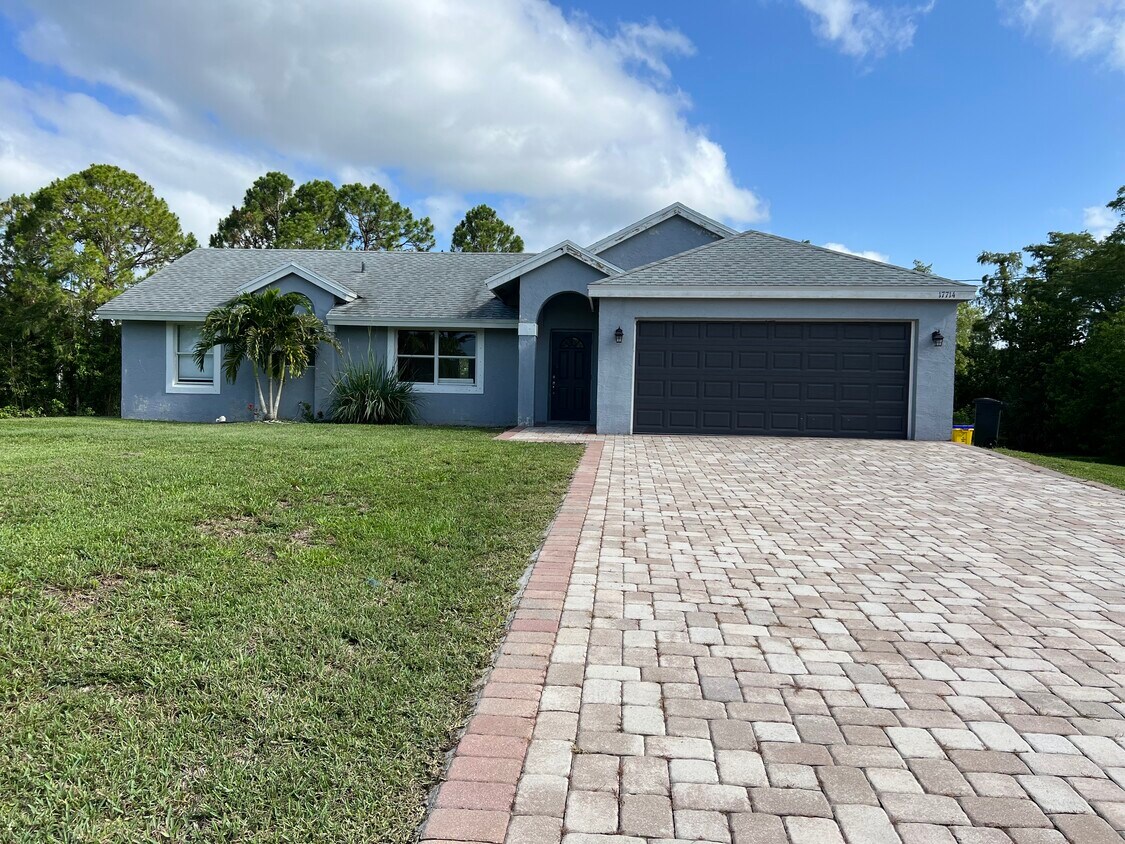FRONT - 17714 32nd Ln N