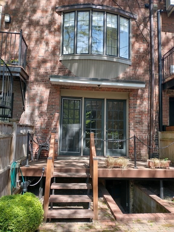 Building Photo - 26 Clarendon St