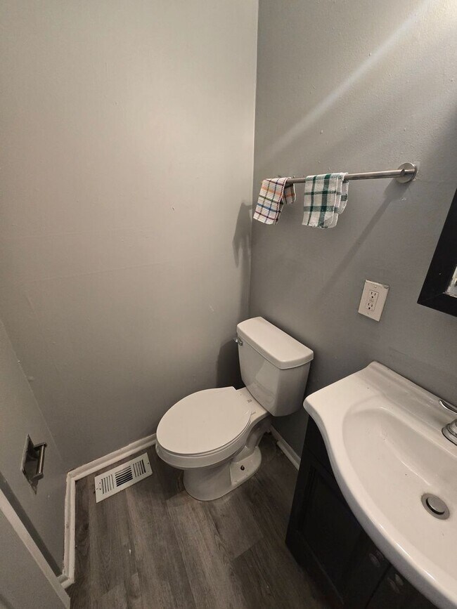 Foto del edificio - 1610-1612 E 25TH AVE