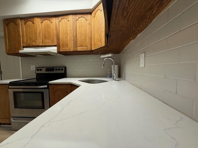Building Photo - 106 Roe Ln