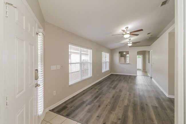 Building Photo - 28651 Seashell Ct