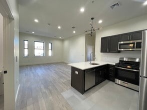 Building Photo - 604 Bloomfield