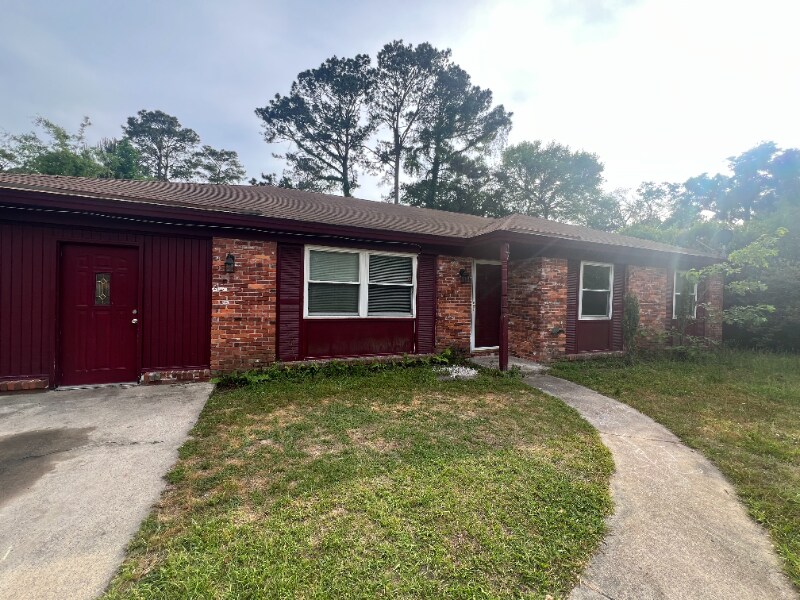 Foto principal - 17 Greenbriar Dr