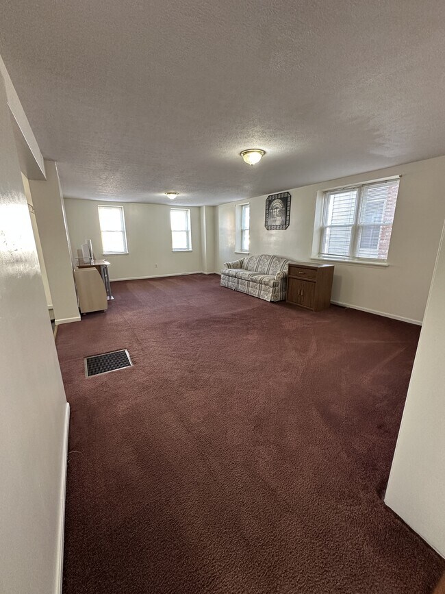 Foto del edificio - 962 W Main St