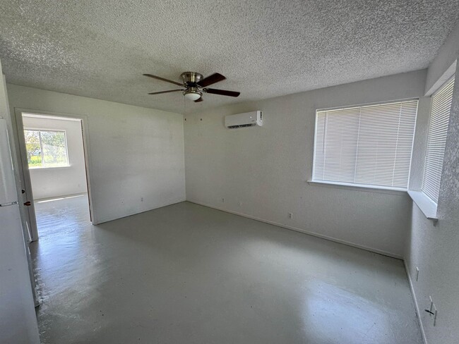 Building Photo - 109 Logan Dr