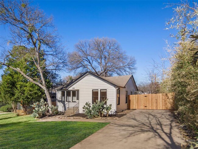 Building Photo - 1704 Northwood Rd