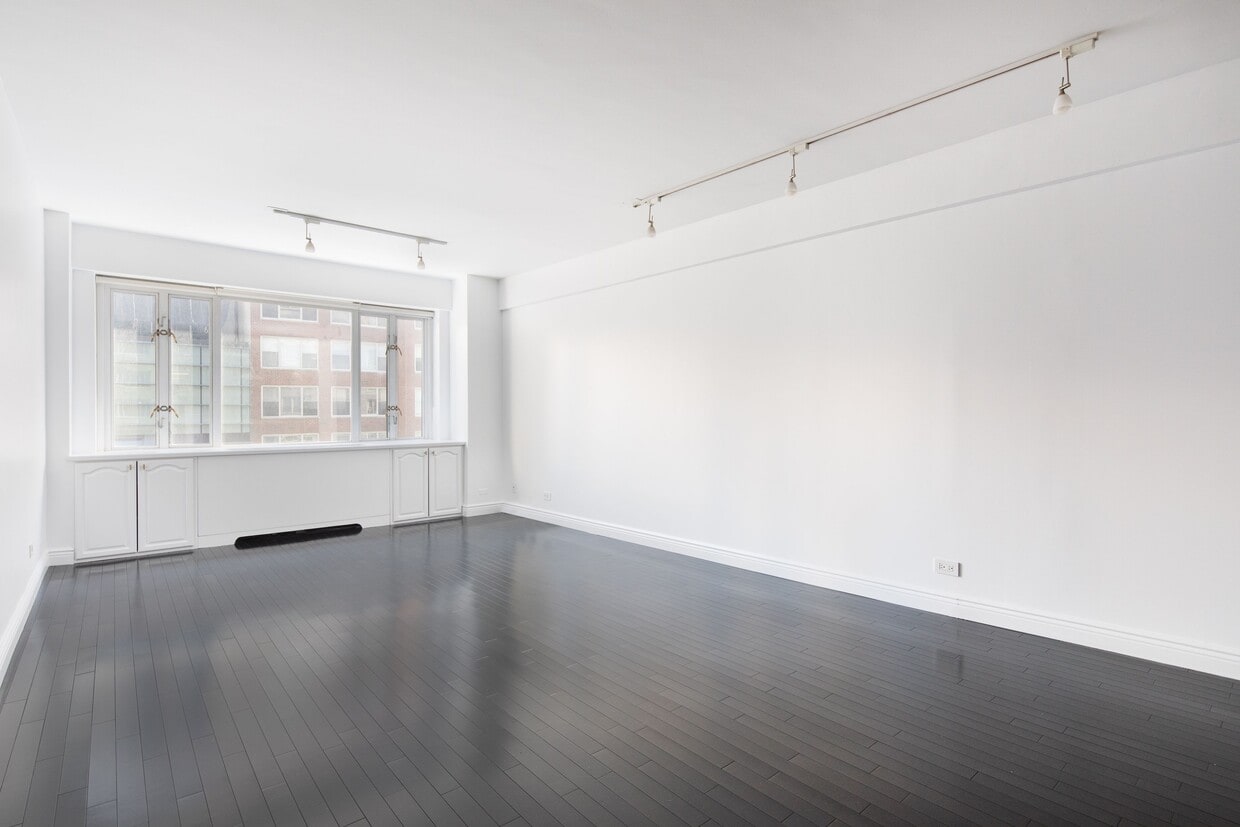 Foto principal - 166 E 63rd St