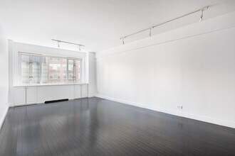 Building Photo - 166 E 63rd St