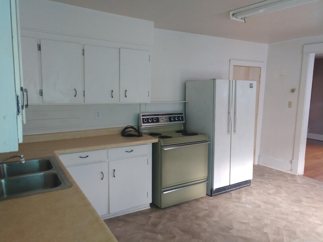 Foto principal - 906 W Montana St