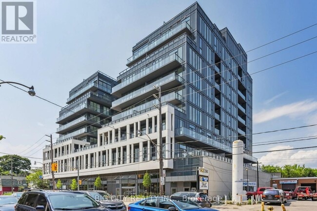 Building Photo - 500-500 Dupont St