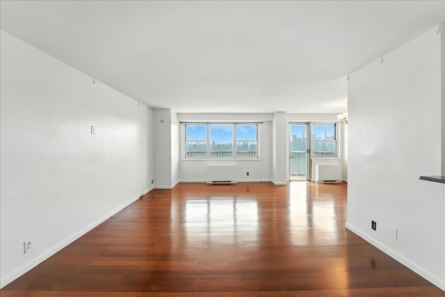 Foto del edificio - 6600 Boulevard E
