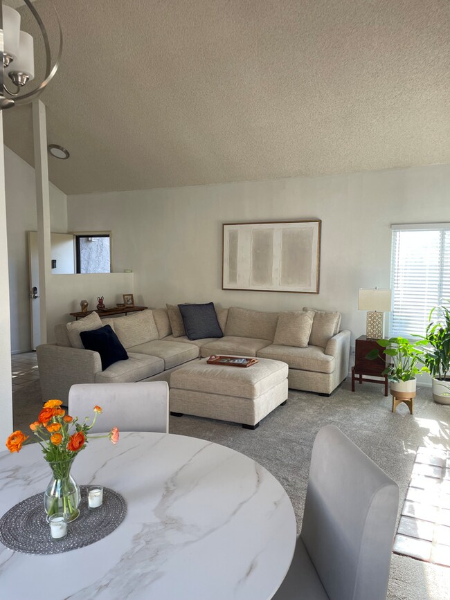 west lining room wall - 930 Via Mil Cumbres