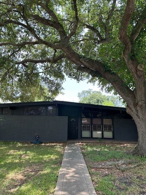 Building Photo - 3900 Aggie Dr