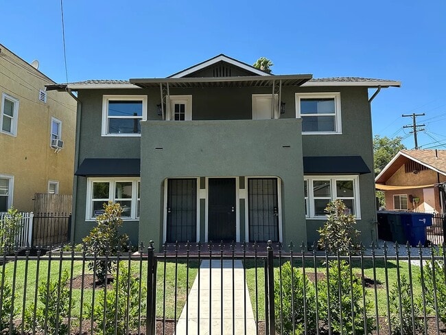 Building Photo - 2711 N Wishon Ave