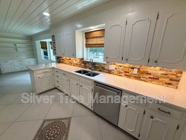 Foto del edificio - 1710 Dickerson Dr