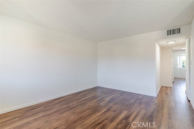 Foto del edificio - 909 E Chevy Chase Dr