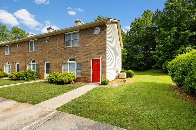 Foto del edificio - 4071 Hidden Hollow Dr