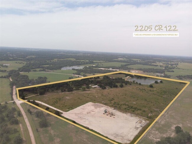 Foto del edificio - 2205 Co Rd 122