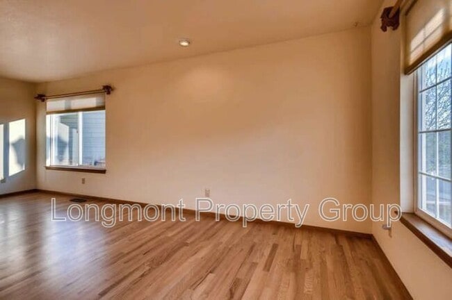 Foto del edificio - 709 Clarendon Dr