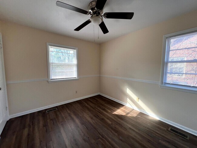 Foto del edificio - 944 Lark Drive ~ Marlboro