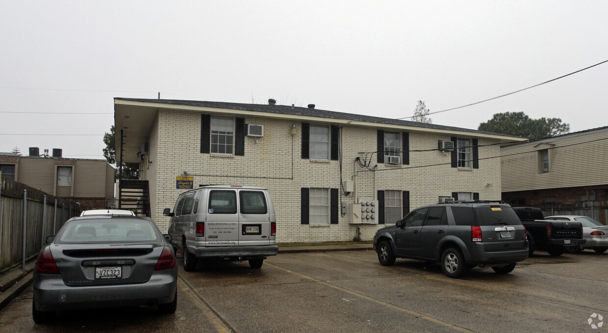 1348 Lake Ave, Metairie, LA 70005 Apartments in Metairie, LA