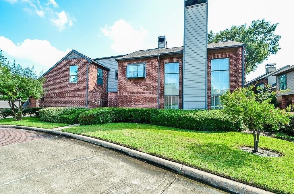 Foto principal - 7447 Cambridge St