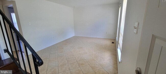 Foto del edificio - 5565 Riverton Ct