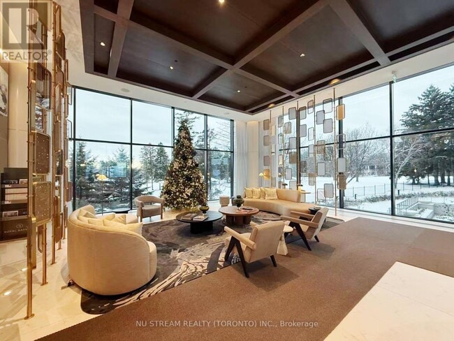 Photo du bâtiment - 399 Royal Orchard Blvd