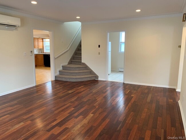 Building Photo - 24 Hall Ave
