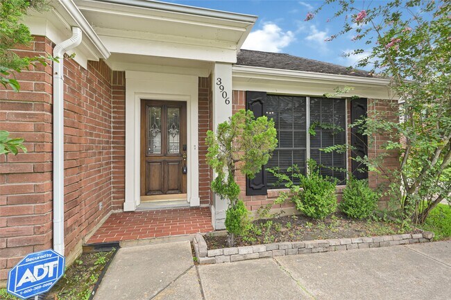Foto del edificio - 3906 Greenwood Dr