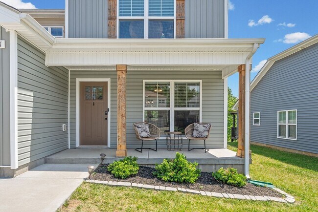 Building Photo - 411 Hillside Dr