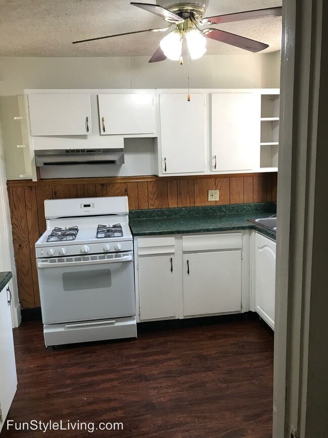 Building Photo - 1238 Garvin Pl