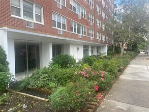 Building Photo - 172-70 Highland Ave