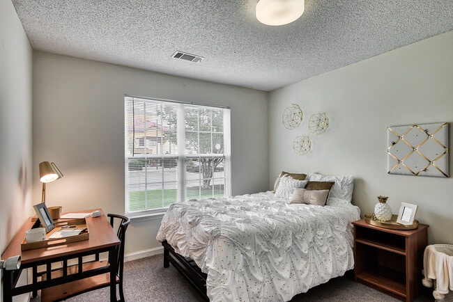 Photo - Campus Pointe Apartments