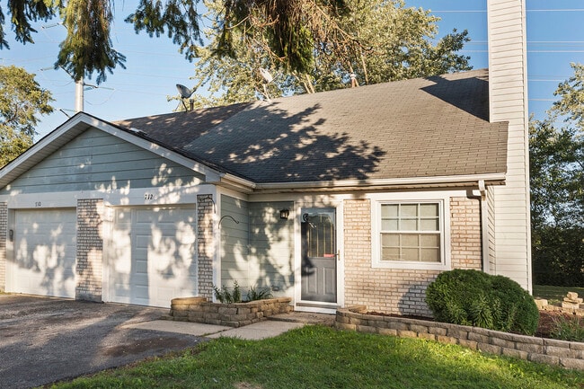 Building Photo - 712 Clearwood Ct