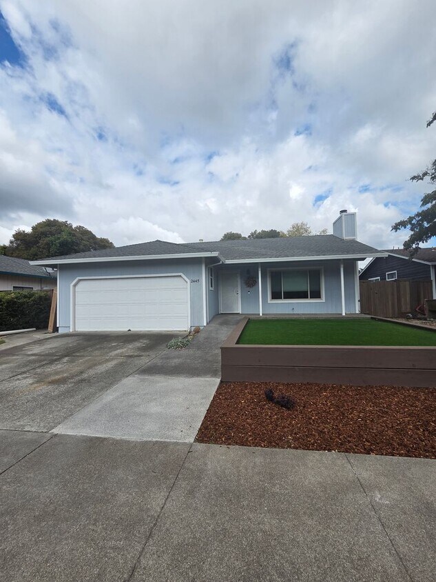 Primary Photo - 3 Bedroom 2 Bathroom _ Move-in Specials Av...