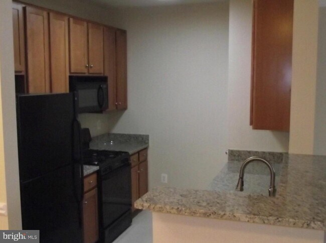 Foto del edificio - 4870 Eisenhower Ave