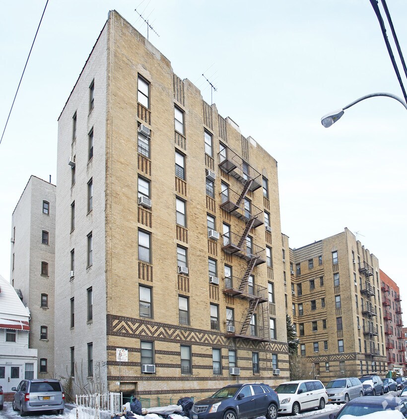 Foto principal - 2050 E 18th St