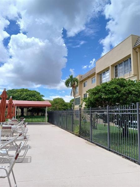 Foto del edificio - 6300 NW 62nd St