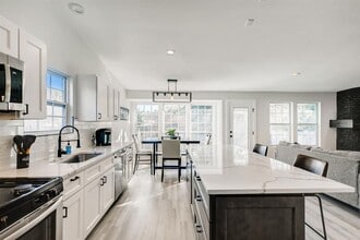 Building Photo - 7822 Manassas Dr